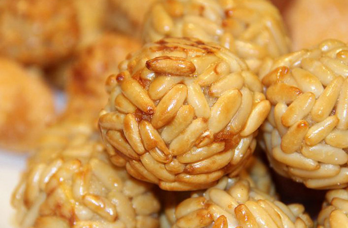 MARES i PARES. Taller de cuina de tardor: Fem panellets! 